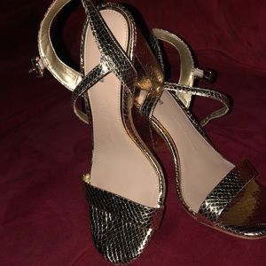 Classy glam to any occasion